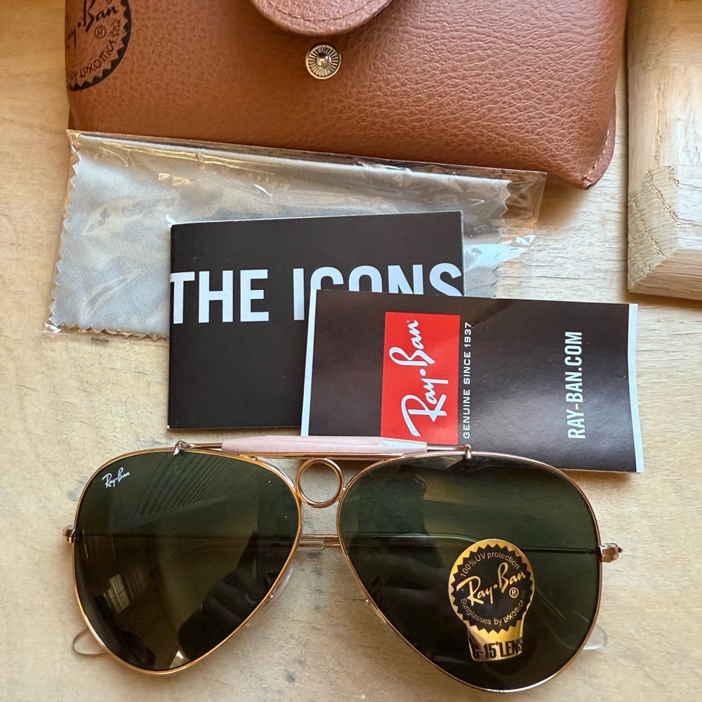Ray-Ban Aviator Sunglasses with Case brand new rare !!!